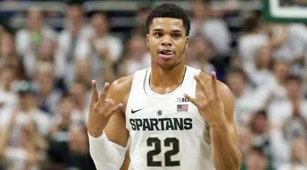 法尔克：拜仁不着急推进诺伊尔续约，打算在他40岁生日前后谈