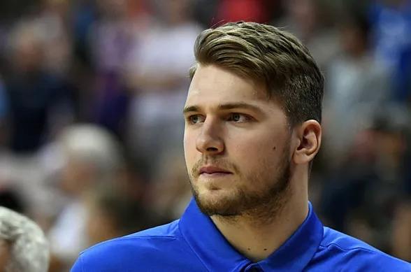 BBC：前曼城球员巴顿因社媒攻击性言论被判6个月监禁